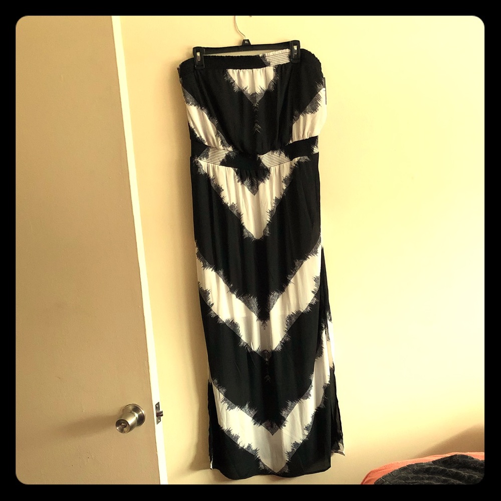 Strapless black and white dress